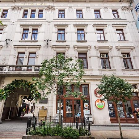 Ace Of Spades Gozsdu Budapest Exteriör bild